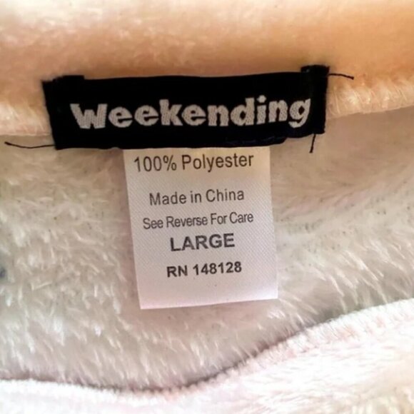 Cozy Avocado Lounge Set with Fuzzy Socks - Not a Morning Person - Size L - Picture 8 of 10